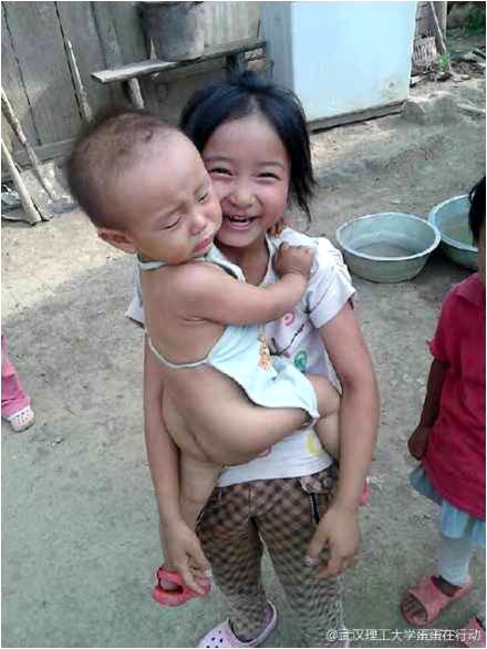 7��17�գ����������Єӡ��F���η�ꠌ�֧�̵ĺ��ӂ��M���˼��L�����o���ӂ���ȥ�˺��ε�������һ��꠆T�f�����F(xi��n)�ڽK���˽⺢�ӂ�?y��u)�ʲô���t����߀�О�ʲô���С�С���֡���С�������@���ɽ·��ĺ��y�����еĺ����όWǰ߀���Ƚoţ��ݡ������D�ϵ�СŮ���mȻ���g����������ܵ��ѽ�ʮ�֋�����