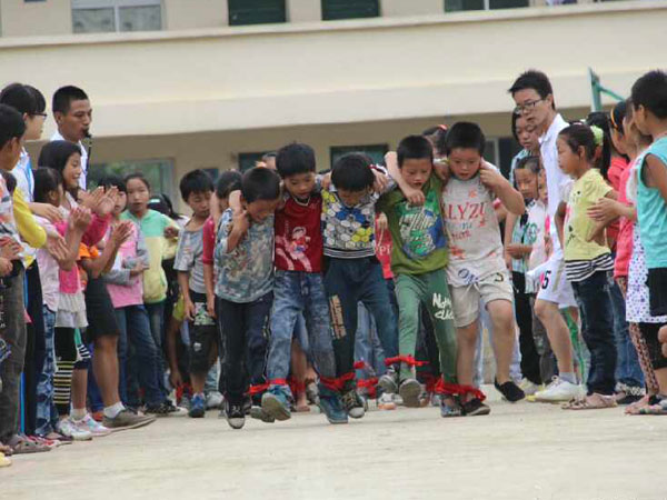 7��28�����V�|�̌W(xu��)Ժ��С�ٟ���ɽ�^(q��)���W(xu��)����֧���������С�W(xu��)�e�k���\�ӕ����mȻ���ز�δ�޽�����������꠆T��Ŭ���ͺ��ӂ���ƴ�������\�ӕ��A�M�Y(ji��)�����D�麢�ӂ��ڱ�ِ�ЈF(tu��n)�Y(ji��)�f(xi��)��������������