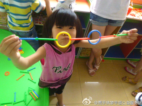 7��8����8��15����ɽ�|������W(xu��)���y�ֈ�(zh��)��(m��ng)�����Z(y��)�������(w��)�F(tu��n)��ɽ�|�Ͳ��e�k�˞���37��Ĺ�����(d��ng)�������������؅^(q��)���L�@����ͯ�ļ�ͥ���˽Ⲣӛ��@����ͯ����ͽ�����r���_(k��i)չ�o(w��)�ϵK���Z(y��)��Ӗ(x��n)�����D��ɽ�|ʡ�Ͳ��а��`����(f��)���ĵĺ��ӂ�չʾ�����Ą�(chu��ng)���ֹ���