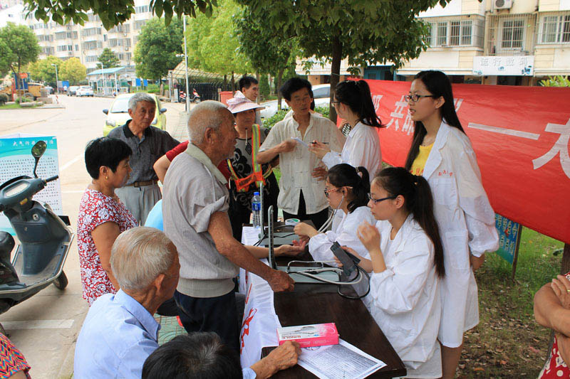 �F(tu��n)�(du��)�ɆT���M(f��i)����^(q��)����y��Ѫ�����ܵ����񂃵�ٝ�p������ϣ�����Զ��һЩ�@�ӵĻ��(d��ng)��