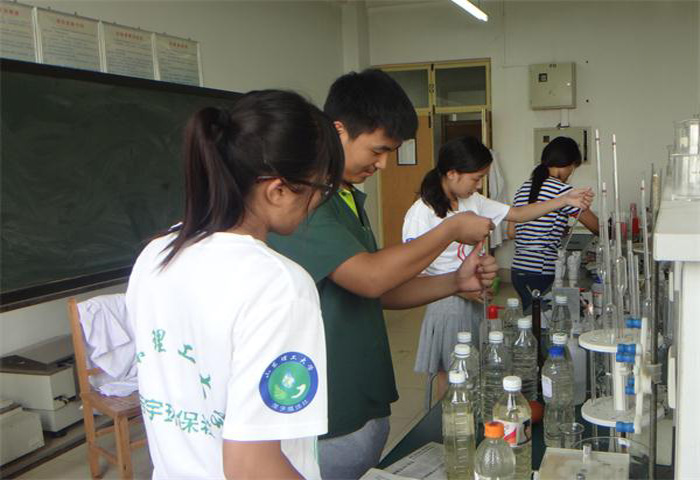 �(du��)�T���ڌ�(sh��)�(y��n)�Ҍ��ɼ��؁���ˮ���M(j��n)�Ќ�(sh��)�(y��n)����,������Ҫ����ˮ�ӵ�PH�������늌�(d��o)���������ȹ����(xi��ng)ָ��(bi��o)�ęz�y����(sh��)��(j��)�M(j��n)��̎����