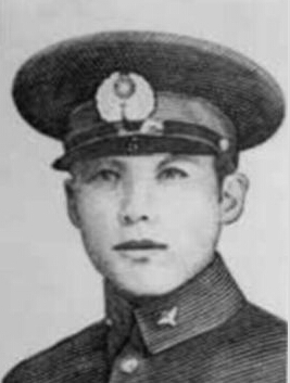 鐺��ģ�1916�꣭1937��8��17�գ����|�����(zh��n)������܊��5���մ��(du��)�w�ІT�� ����һ�ˡ���׃�����܊����У���ڮ��I(y��)��1937��8��17�������ٵ�����(du��)�Zը�Ϻ����Ĵ�·��܊�܊˾��r(sh��)�����ձ�܊�(du��)֮�����ړ��У��C(j��)��������鐺�����������딳����┵(sh��)ʮ���ձ�ʿ������������鐺��Ĳ�������(d��ng)�����w�ІT����֘�����������܊��֮�������һ�w�ӏ��Ԛ�ѳ��(gu��)��������������һ����������Ӣ����