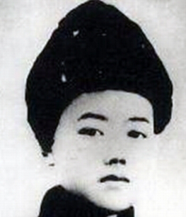 �ܘ�|��1918��1937���|������(li��n)܊�߼�ָ�]�T��ɽ�|ʡƽ�ȿh����1925���S��ĸ�ӻĵ�����ʡ�q���h��1931���һ����׃�󣬷e�O���ӿ��ջ����1933����������Ї����a(ch��n)�h��1935��2�£����x�鹲���F�|�M��ί��ӛ��4�����Ζ|���������܊�ڶ�܊��һ�F��ί��1936��3�����Ζ|����(li��n)�ڶ�܊��һ����ί�掟�hί��ӛ��܊�hίί�T��7�£��x���й��ϝMʡίί�T��9�£��Ζ|����(li��n)��һ·܊���Ď����L����ί��1937��4��24�գ��ڰ��D�h��ɳ���Ͻ��S�����c�ΰ��D�h�ΰ������(zh��n)�в��Ҡ�����