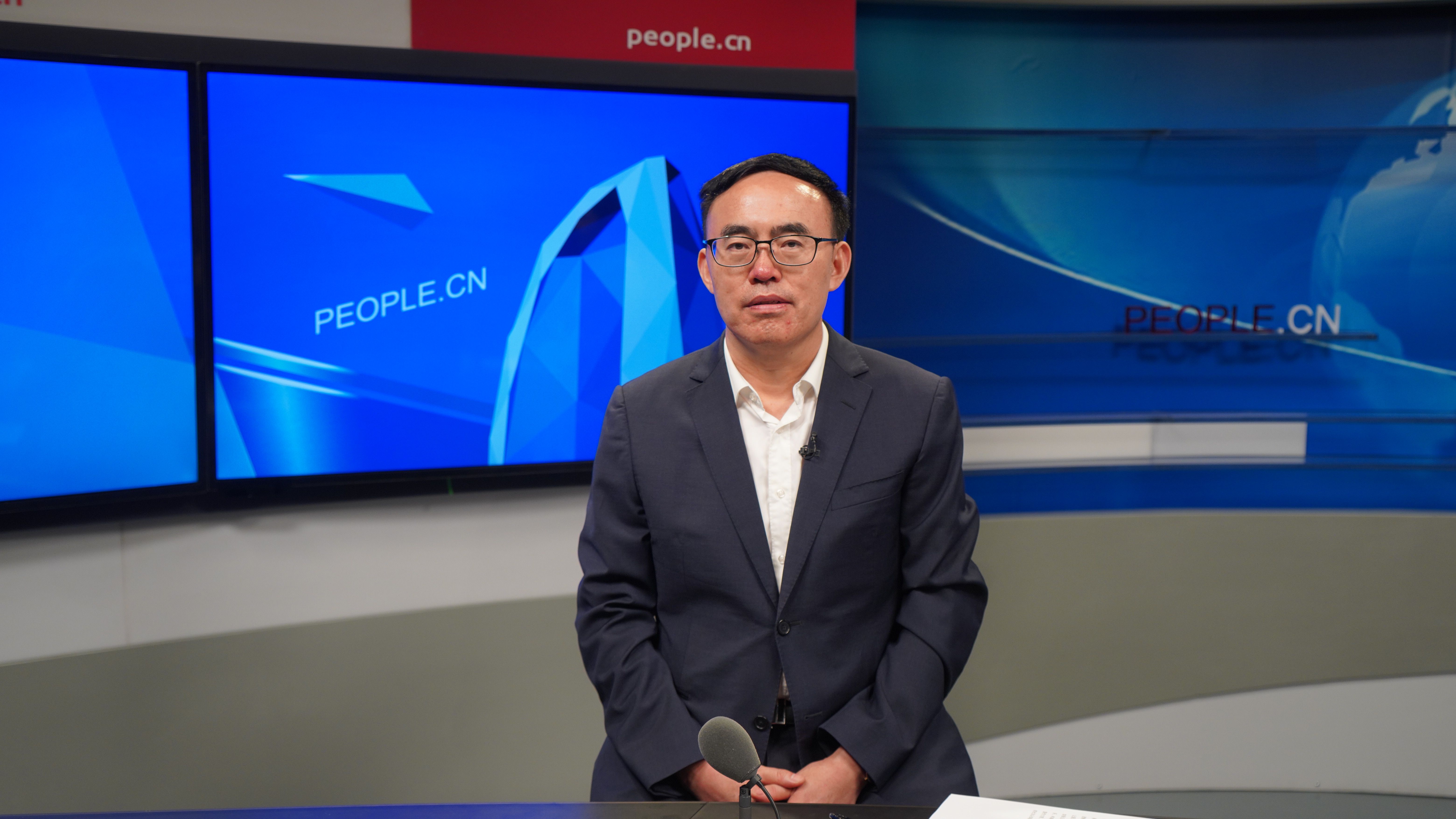 中國科學(xué)院院士、北京大學(xué)第六醫(yī)院院長陸林做客人民網(wǎng)。實(shí)習(xí)生趙晉杰攝