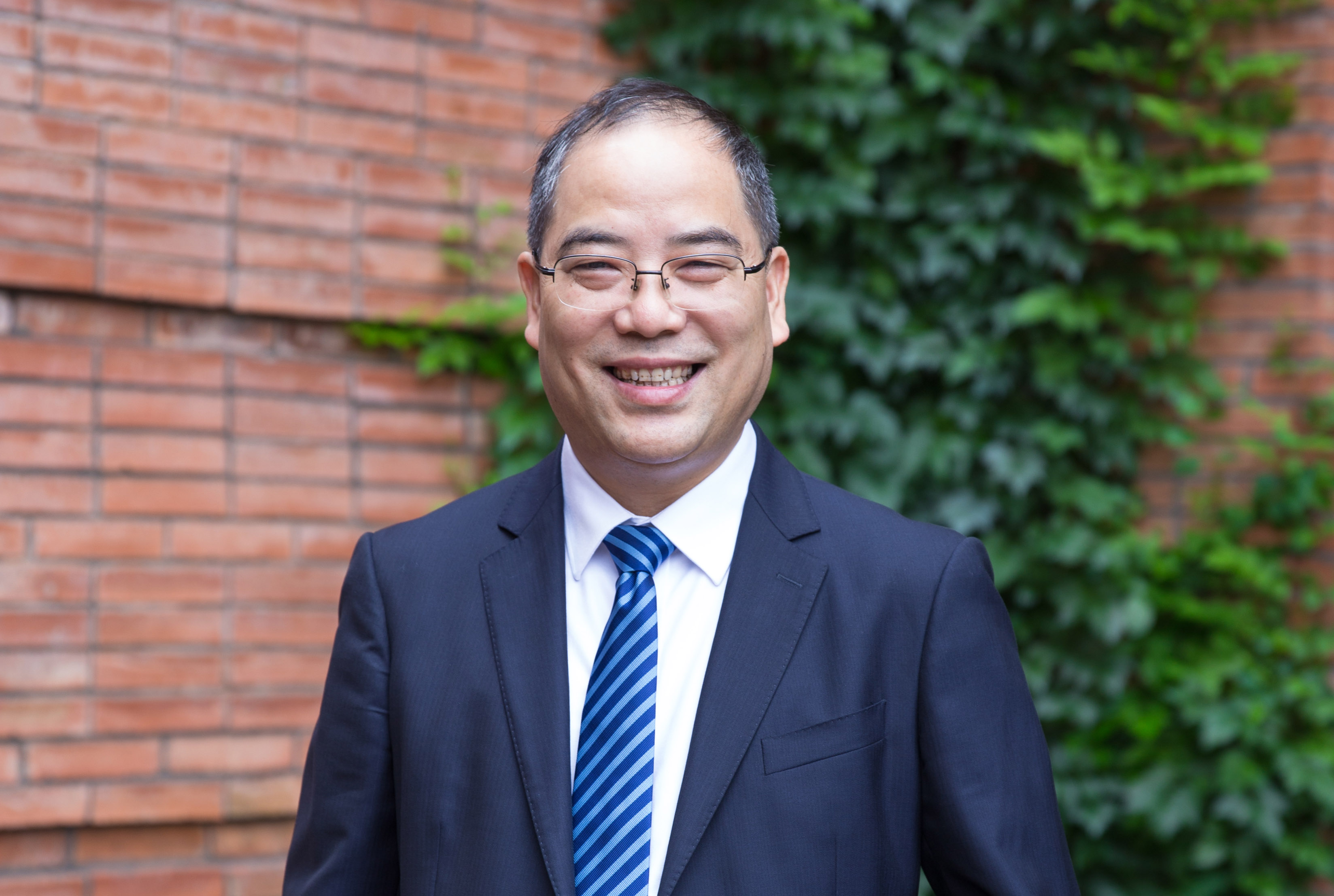 浙江工商大學(xué)黨委書記、教授 郁建興