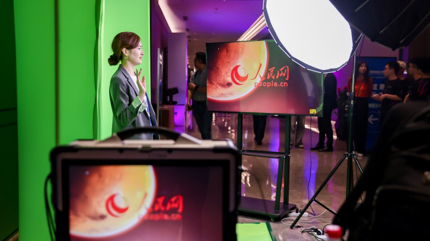 隨幻虛擬直播工作站體驗(yàn)區(qū)。主辦方供圖